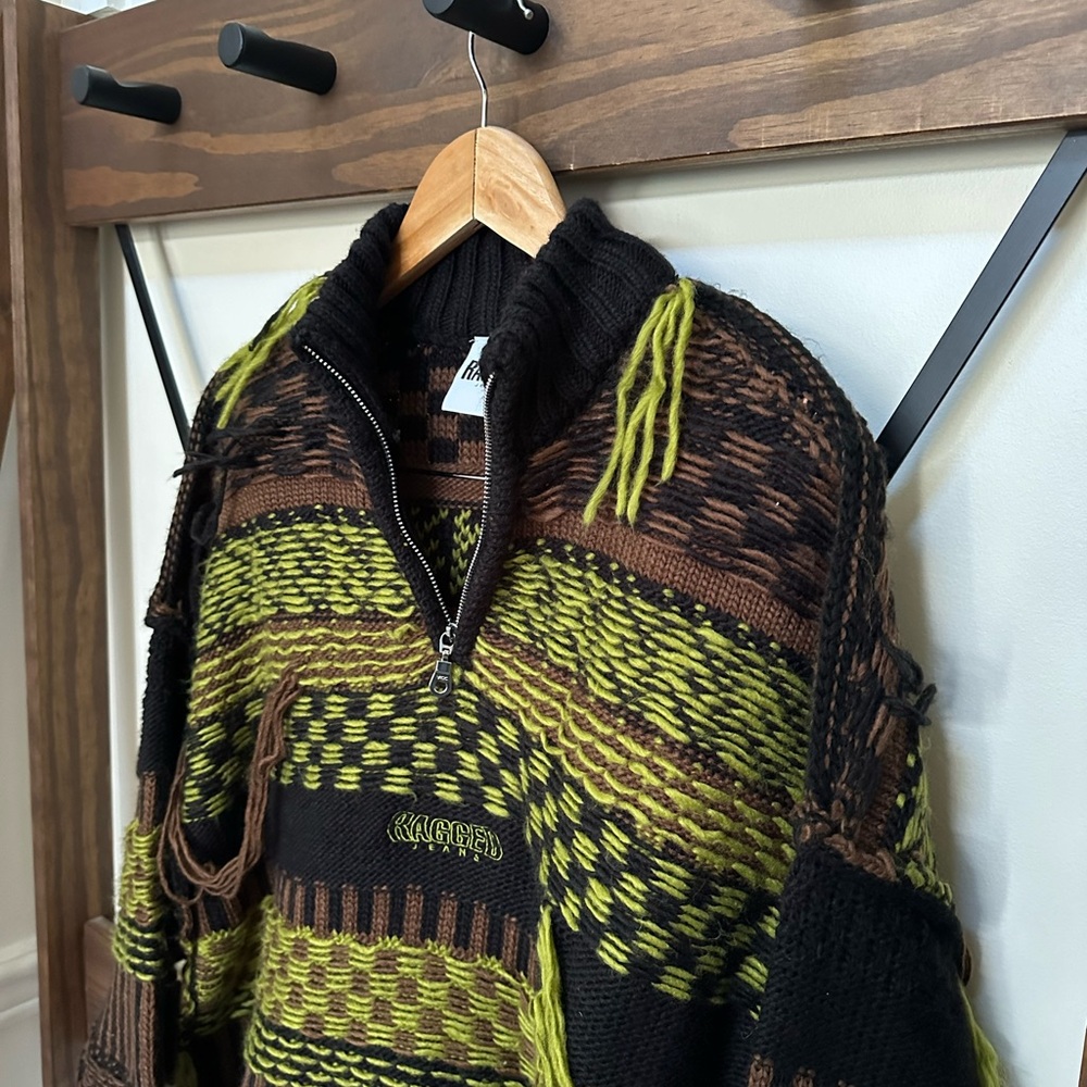Men's Green and Brown Patterned Half-Zip Sweater - Picture 7 of 9